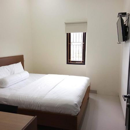 Clean & Comfort Homestay Ambon Eksteriør bilde
